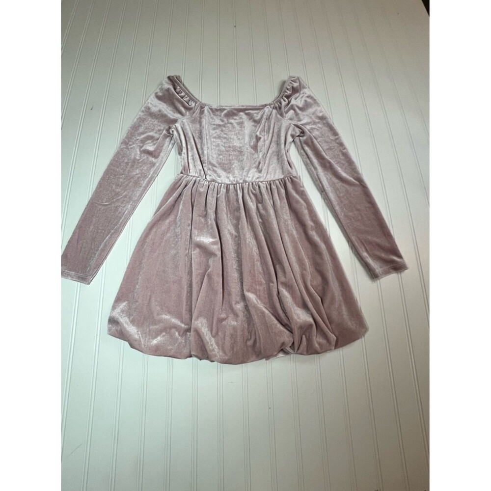 Celebrity Pink XS Babydoll Velvet like Puff Bottom Dress New